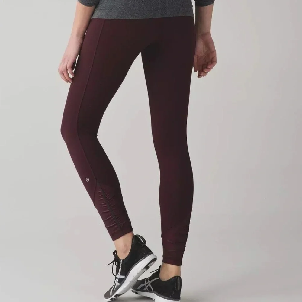 Lululemon $98 Pace Queen Tight *Full On Luxtreme Bordeaux Drama / Raspberry Sz 6